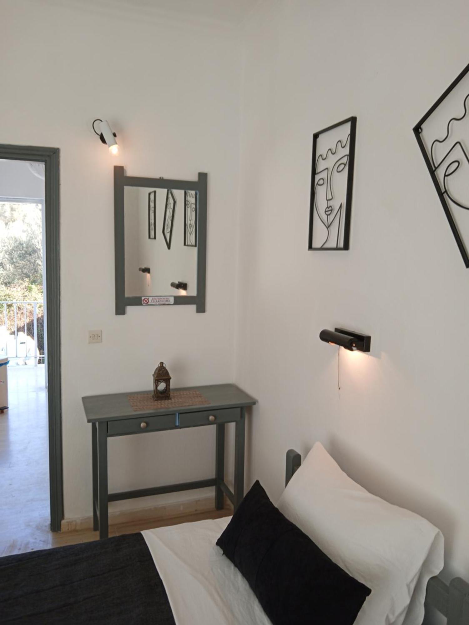 Rose Apartments Mesonghi Moraitika Pokój zdjęcie